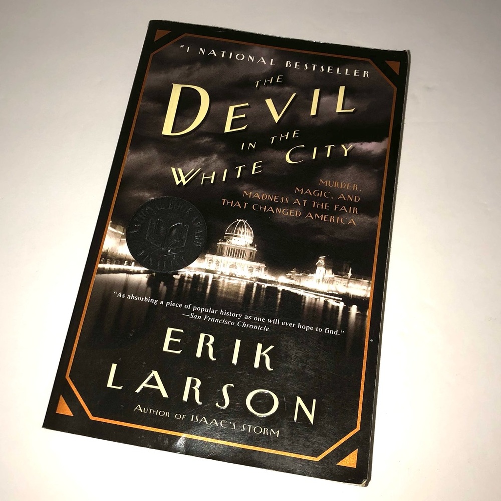 BOOK “The Devil in the White City” (Paperback) by Erik Larson